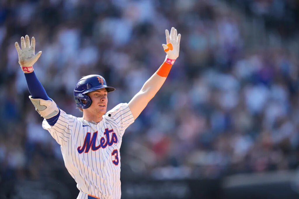 Mets get walk-off, 10-inning win over Yankees, take 2 of 3 in Subway Series Mets get walk-off, 10-inning win over Yankees, take 2 of 3 in Subway Series