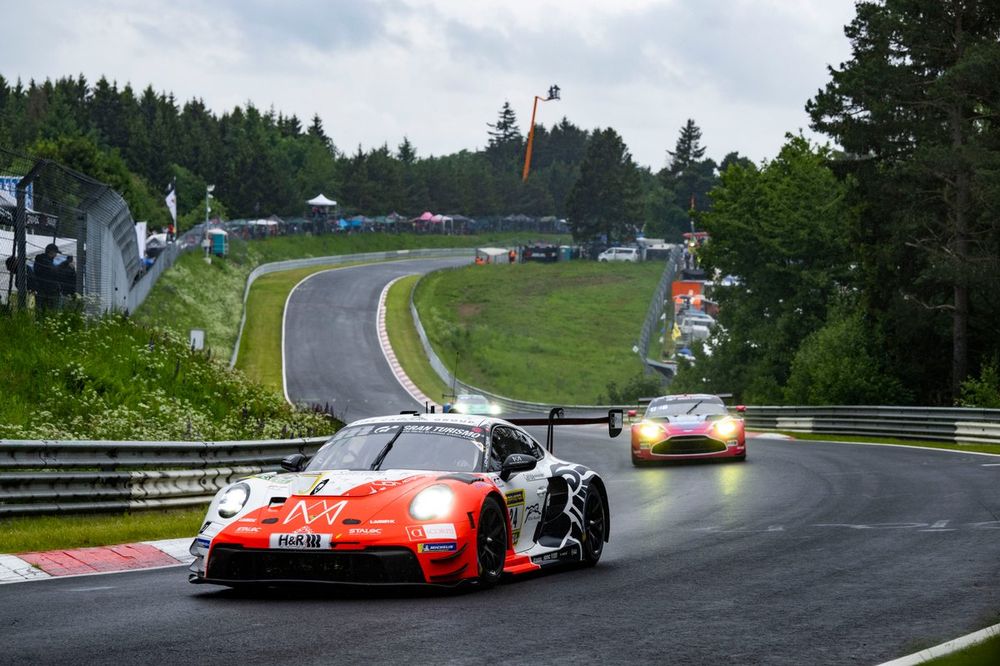 #24 Lionspeed GP Porsche 911 GT3 R (992): Antares Au Hongkong, Patric Niederhauser, Patrick Kolb, Indy Dontje