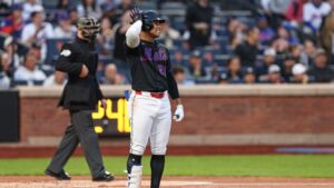 Mets’ Juan Soto playing through discomfort as he smashes 250th home run