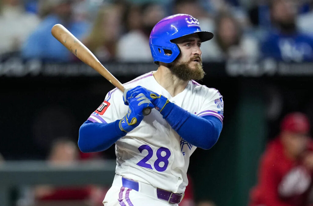 Royals return favor and walk off Tigers, 4-3
