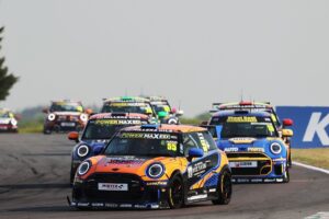 Mini miracles as remarkable podium stories play out at Snetterton Mini miracles as remarkable podium stories play out at Snetterton