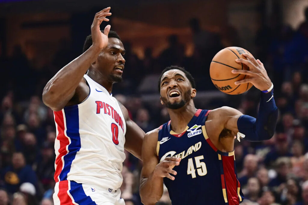 Jalen Duren injury update: Pistons All-Star briefly forced out of game vs. Cavs