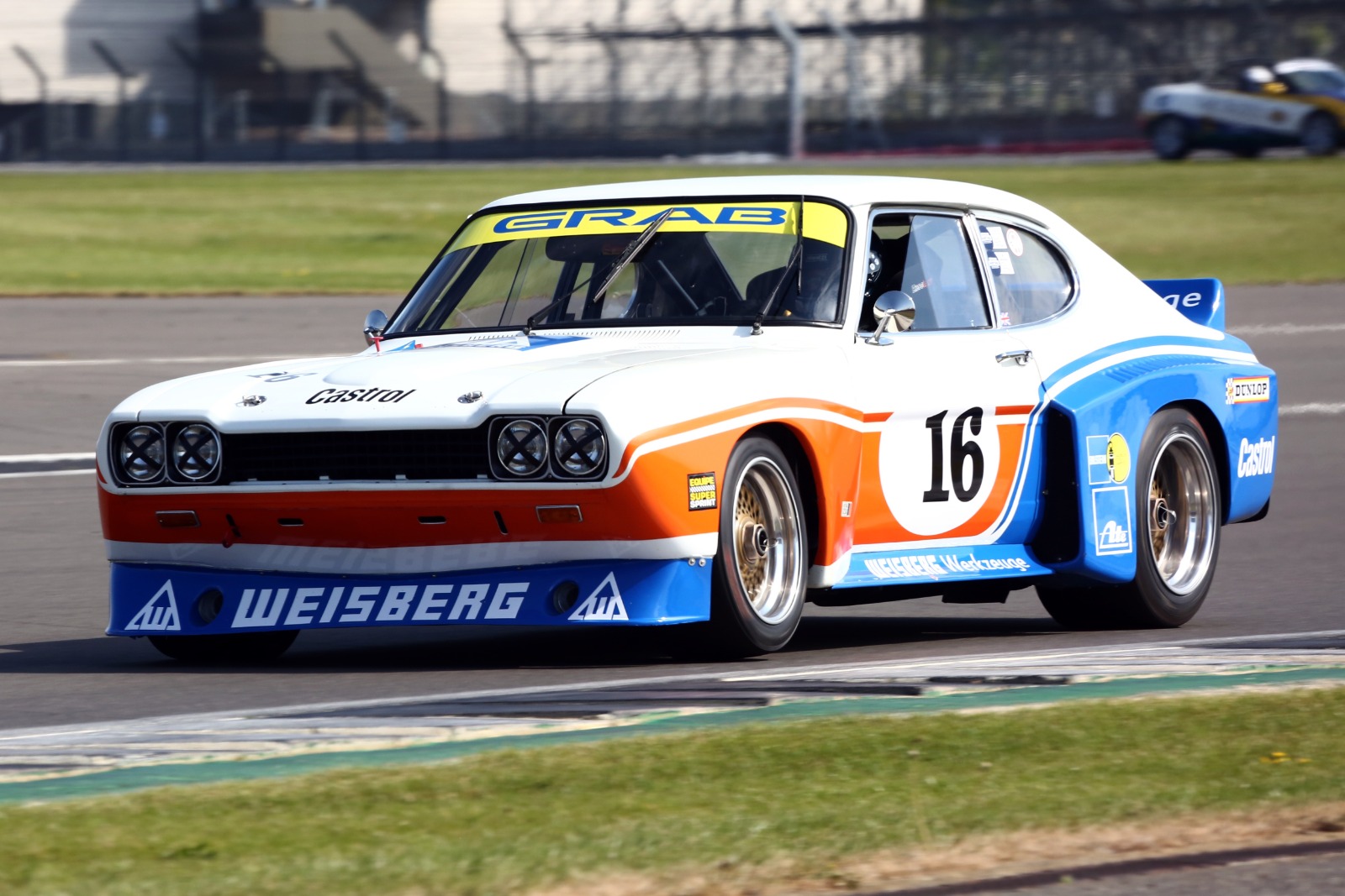 Dance made all the right moves in Equipe 70s to win as Fords led the way