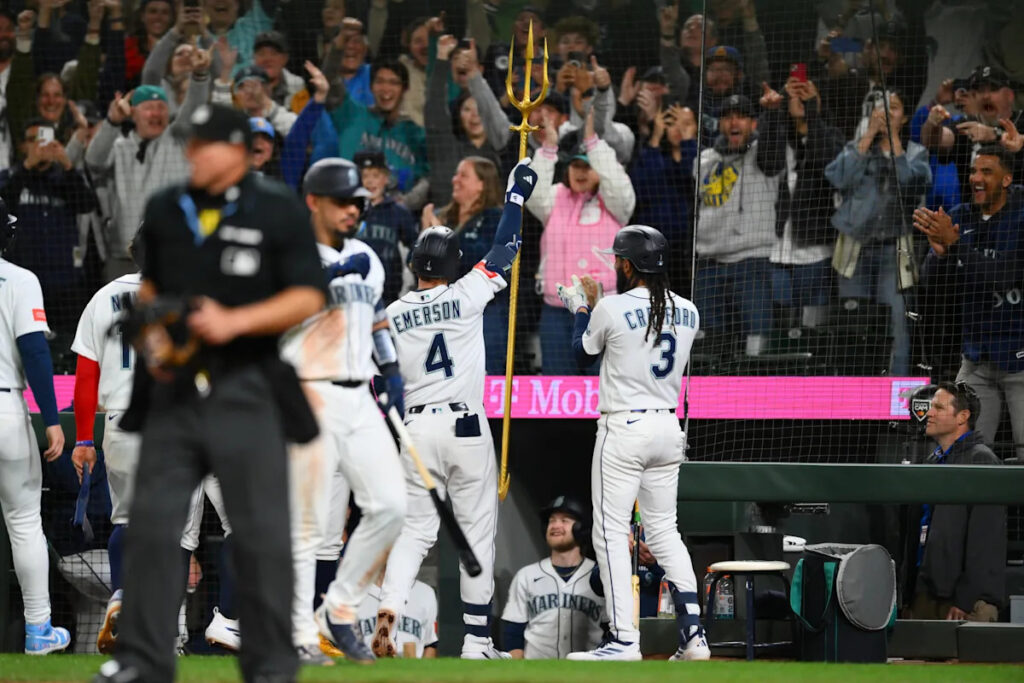 Colt Emerson hits first big-league homer in Mariners 6-1 win over White Sox Colt Emerson hits first big-league homer in Mariners 6-1 win over White Sox