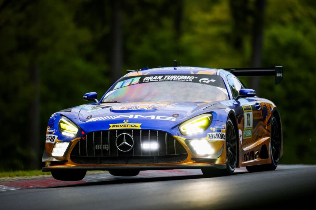 Mercedes win despite late failure for Verstappen Racing