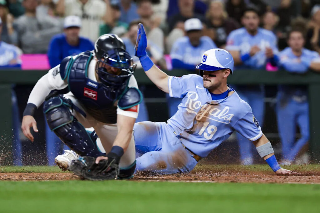Royals defeat Mariners and the ghost of Randy Johnson, 3-2 in 10 innings