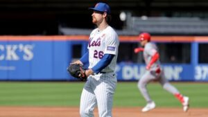 Nolan McLean struggles in second straight outing, Mets fall to Reds, 7-2 Nolan McLean struggles in second straight outing, Mets fall to Reds, 7-2
