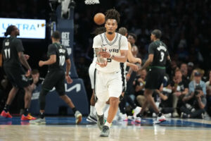Box Grades: Triumphant Spurs advance in another blowout win over Wolves