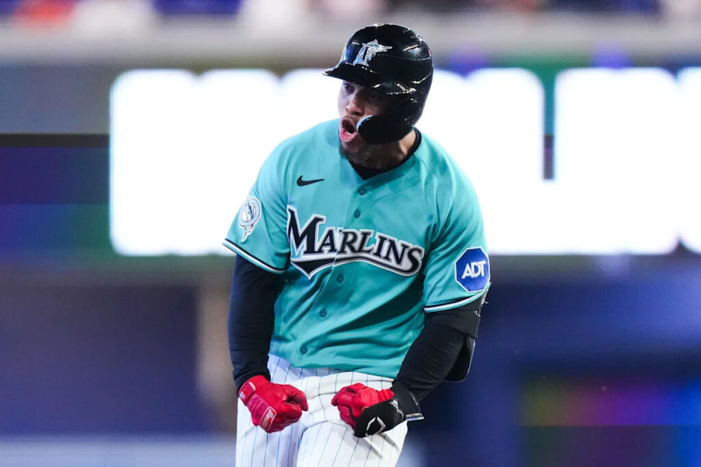 Heriberto Hernández hits walk-off grand slam as Marlins sweep Mets