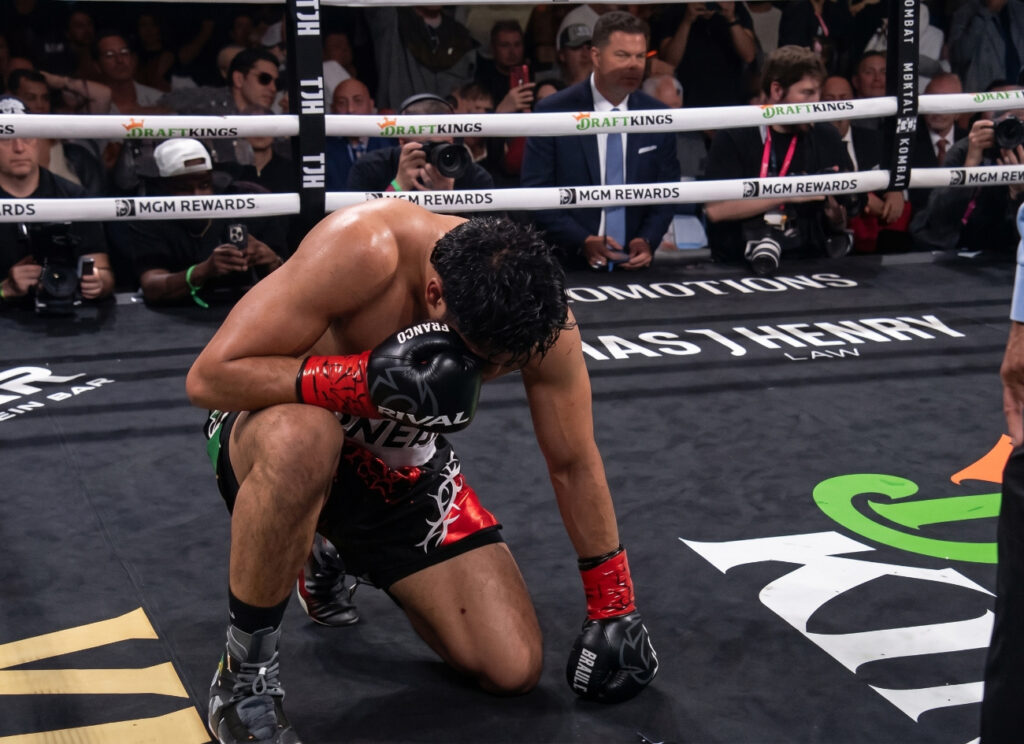 David Benavidez stops Zurdo Ramirez in 6th, wins WBA, WBO titles