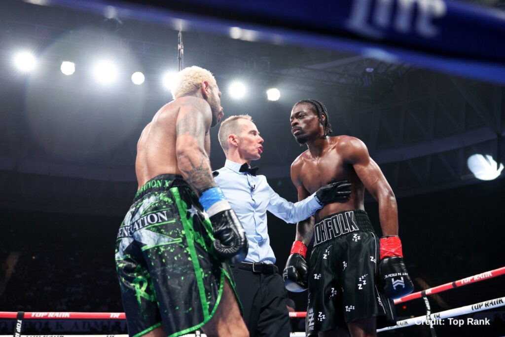 Kelvin Davis Escapes With Split Decision Over Dobson