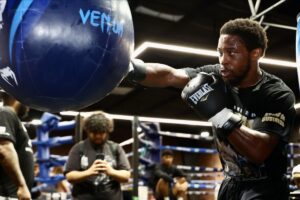Tim Bradley: Keyshawn Davis “Second Fiddle” To Shakur