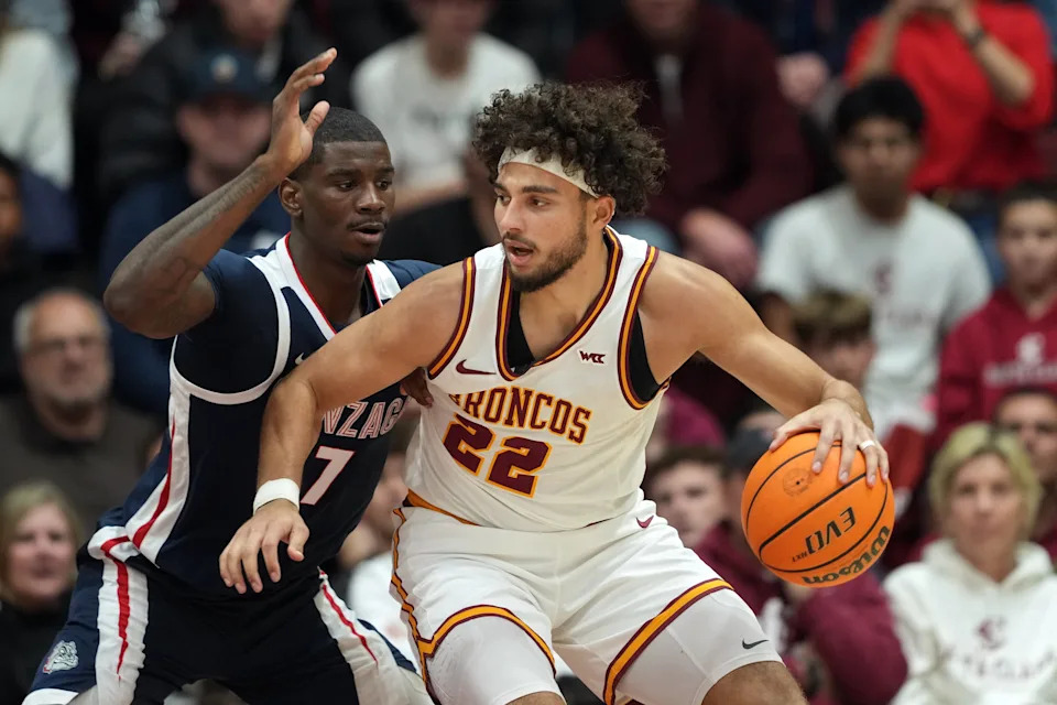 Santa Clara Broncos forward Allen Graves (22) dribbles against Gonzaga Bulldogs guard Tyon Grant-Foster (7) during the second half at Leavey Center on Feb. 14, 2026.