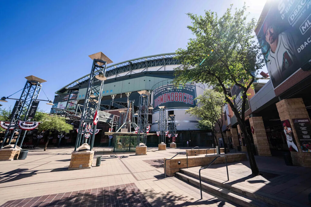 The Mets attempt to charm the Diamondbacks in Phoenix