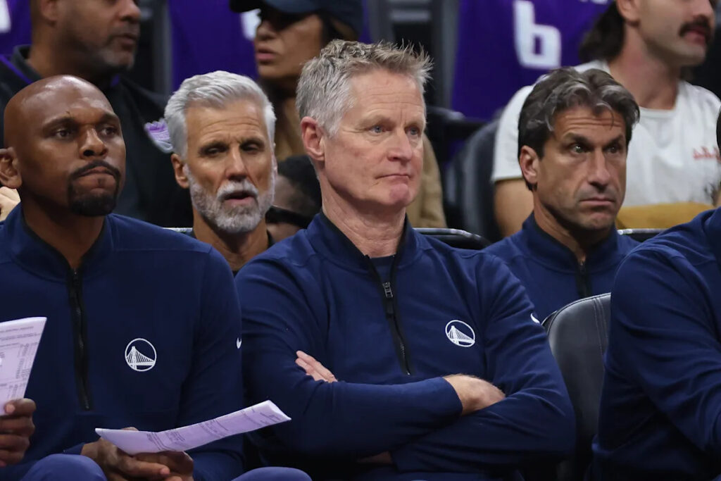 Steve Kerr agrees to a two-year deal to continue coaching the Warriors, AP source says