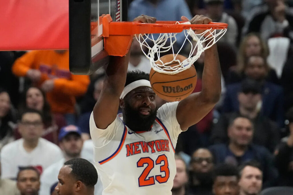 Knicks center Mitchell Robinson has a broken right pinkie finger, AP source says Knicks center Mitchell Robinson has a broken right pinkie finger, AP source says
