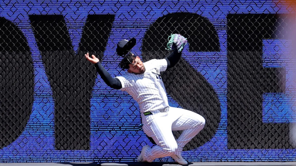 Yankees’ Jasson Domínguez leaves game after crashing into left-field wall catching leadoff drive
