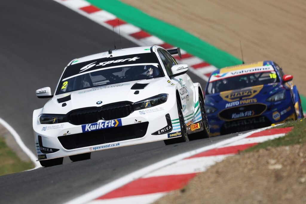 De Leon and Ingram looking strong in free practice