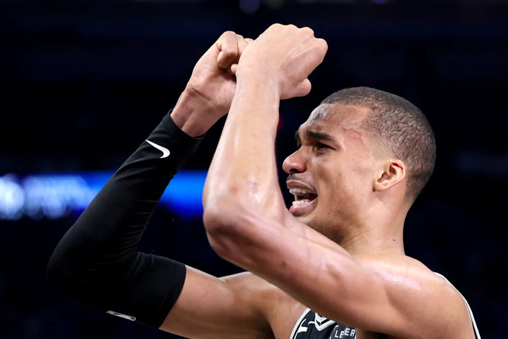 Spurs fans have massive celebrations in San Antonio following Game 7 win over Thunder Spurs fans have massive celebrations in San Antonio following Game 7 win over Thunder