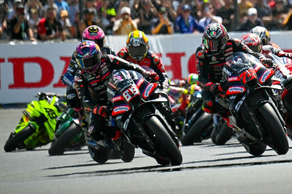 Martin wins sprint race after rocket start, Marquez crashes