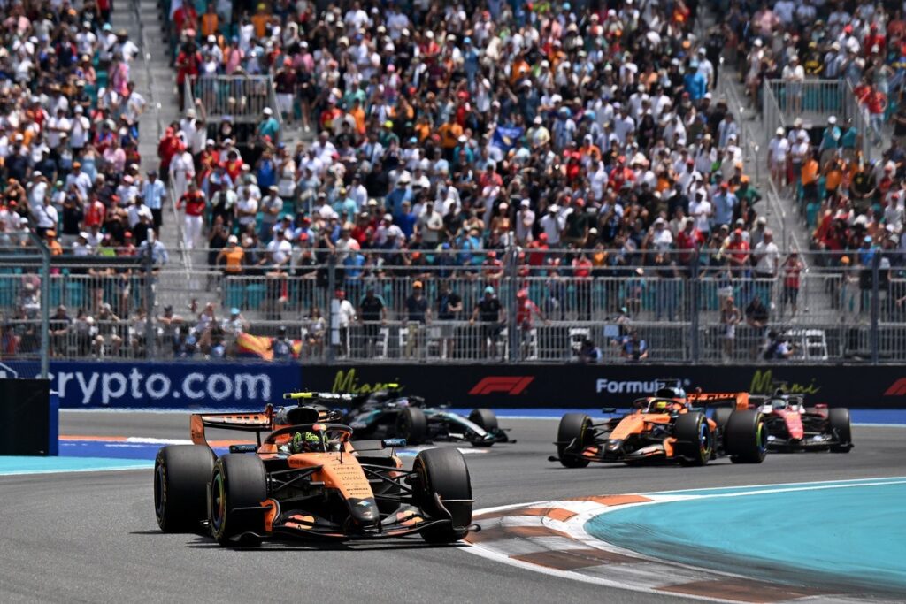 Norris leads dominant McLaren 1-2 in sprint race