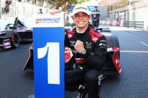 De Vries ends win drought, Ticktum loses podium due to penalty De Vries ends win drought, Ticktum loses podium due to penalty