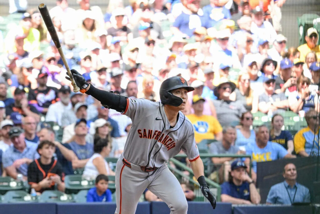 San Francisco Giants’ Jung Hoo Lee on fire, longest hit streak in MLB