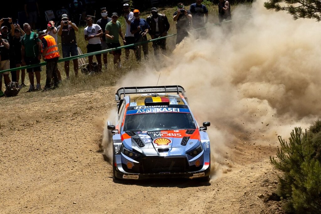 Neuville has “no choice” but to take more risks to win