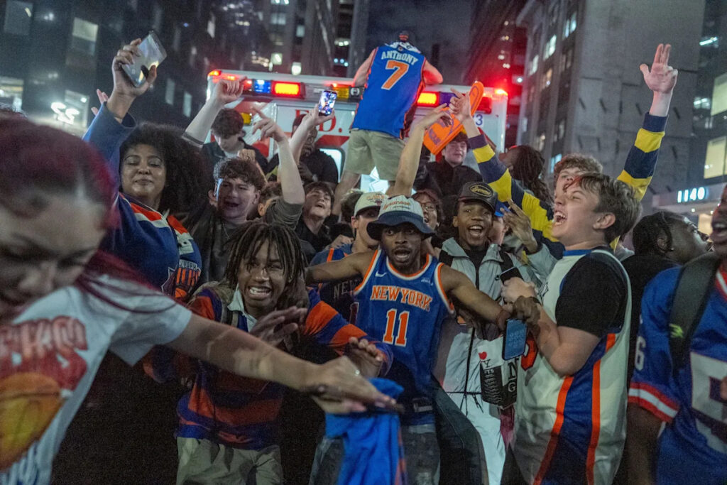 After NYPD ban, Knicks fans can watch NBA Finals outside MSG again