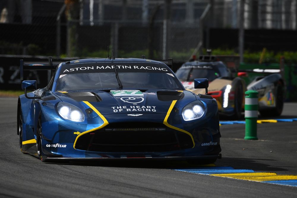 #27 Heart Of Racing Team Aston Martin Vantage AMR LMGT3: Ian James, Zacharie Robichon, Mattia Drudi