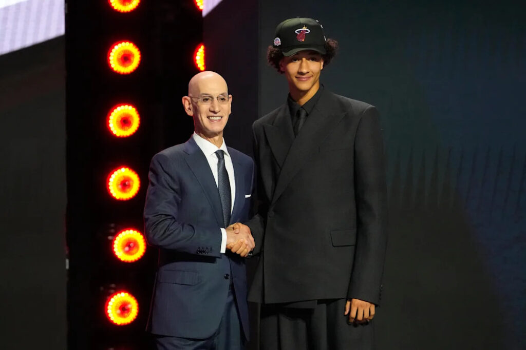 Giannis Antetokounmpo trade linked to 1st of 9 deals in Round 1 of NBA draft Giannis Antetokounmpo trade linked to 1st of 9 deals in Round 1 of NBA draft