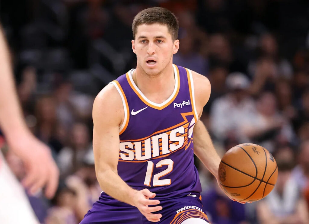 Collin Gillespie returns to Suns on 4-year, million deal Collin Gillespie returns to Suns on 4-year, million deal