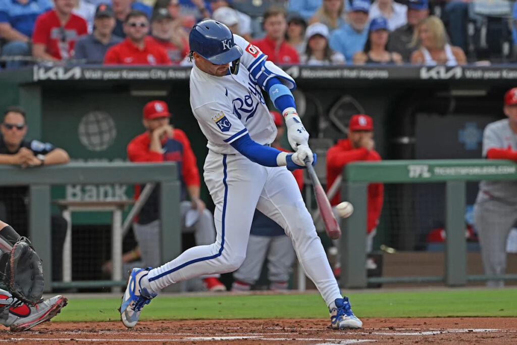 Royals take series opener as offense continues to surge Royals take series opener as offense continues to surge