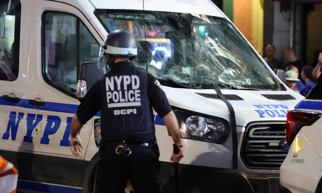 NBA Finals: Knicks argument allegedly leads to 17-year-old getting beaten into coma after Game 4, NYPD seeks suspect NBA Finals: Knicks argument allegedly leads to 17-year-old getting beaten into coma after Game 4, NYPD seeks suspect