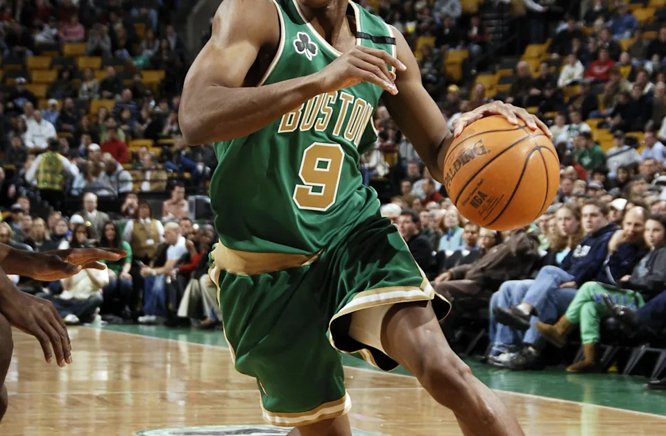 BOSTON – MARCH 11: Rajon Rondo #9 of the Boston Celtics drives to the basket against the Chicago Bulls at the TD Banknorth Garden March 11, 2007 in Boston, Massachusetts. NOTE TO USER: User expressly acknowledges and agrees that, by downloading and/or using this Photograph, user is consenting to the terms and conditions of the Getty Images License Agreement. Mandatory Copyright Notice: Copyright 2007 NBAE (Photo by Brian Babineau/NBAE via Getty Images) | NBAE via Getty Images