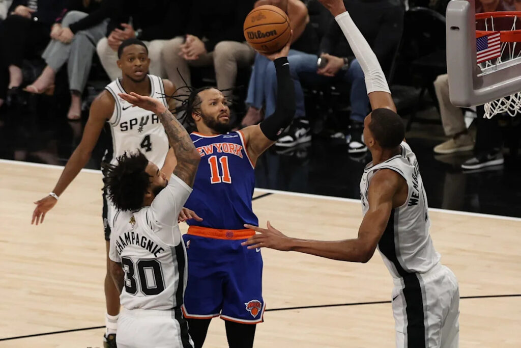 Jalen Brunson, Knicks try to prevent distractions before Game 3 in New York Jalen Brunson, Knicks try to prevent distractions before Game 3 in New York