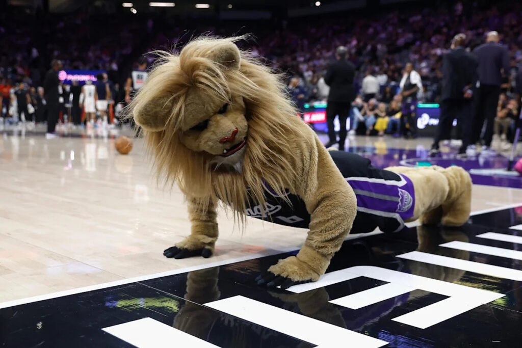 Rival Report: Kings show new vision, draft Acuff Jr.