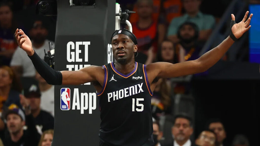 Center Mark Williams returning to Suns on three-year,  million contract