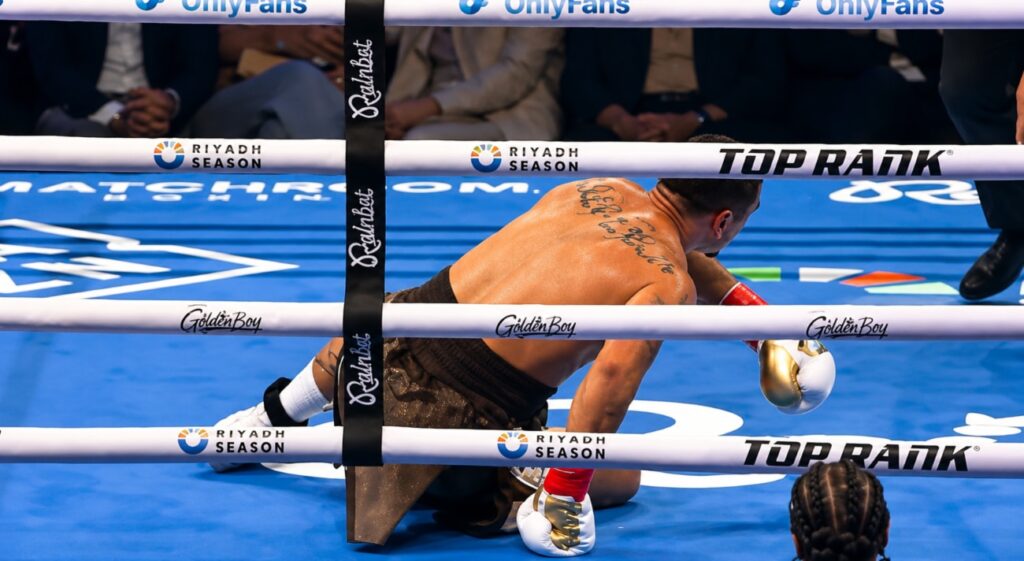Ben Whittaker Stops Richard Rivera In Two Rounds With Dominant U.S. Debut