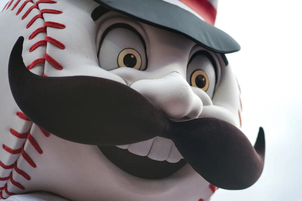 Cincinnati Reds fall under .500 after another bullpen implosion against St. Louis Cincinnati Reds fall under .500 after another bullpen implosion against St. Louis