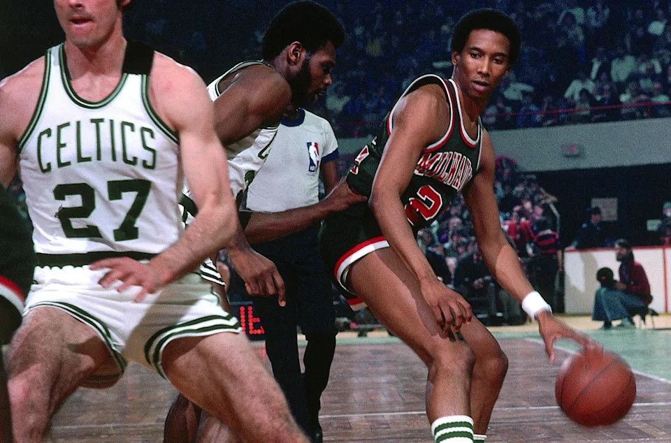 BOSTON – 1976: Alex English #23 of the Milwaukee Bucks drives against the Boston Celtics during a game played in 1976 at the Boston Garden in Boston, Massachusetts. NOTE TO USER: User expressly acknowledges and agrees that, by downloading and or using this photograph, User is consenting to the terms and conditions of the Getty Images License Agreement. Mandatory Copyright Notice: Copyright 1976 NBAE (Photo by Dick Raphael/NBAE via Getty Images) | NBAE via Getty Images
