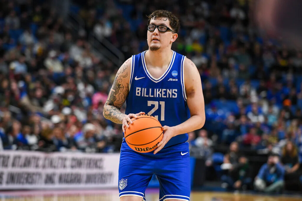 Robbie Avila reportedly agrees to Exhibit 10 deal with Lakers after going undrafted