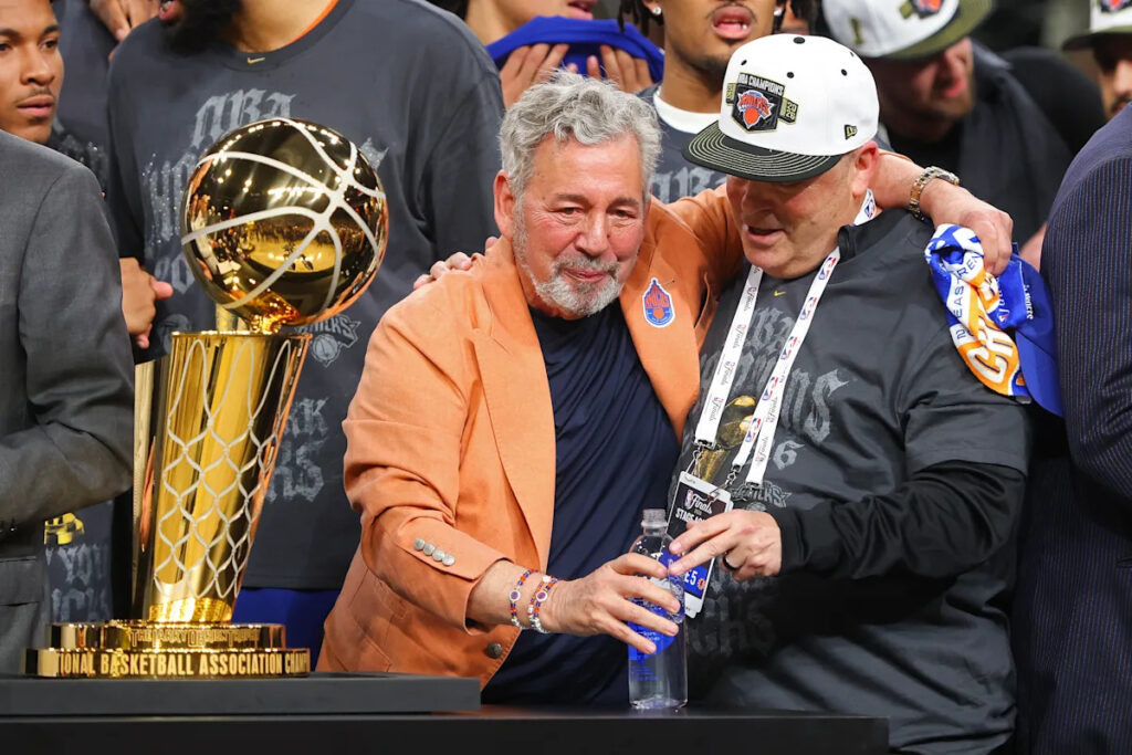 Knicks owner James Dolan told players to make sacrifices, including intimate ones, before NBA championship run Knicks owner James Dolan told players to make sacrifices, including intimate ones, before NBA championship run