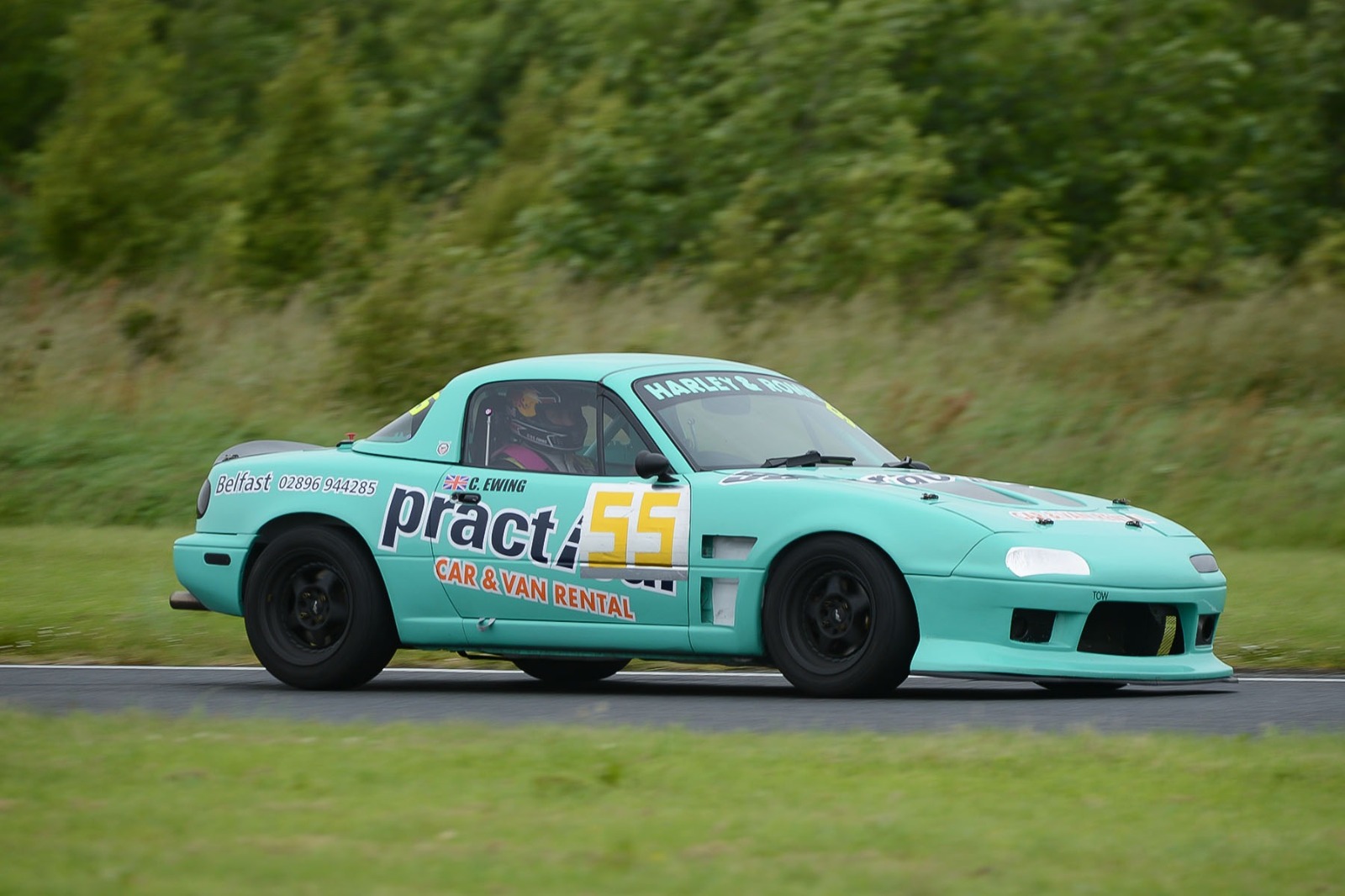 Ewing swapped cars, started from the back and still won in Modi-5-Cup