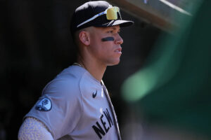 Yankees star Aaron Judge has bone bruise, will meet with doctors Tuesday night Yankees star Aaron Judge has bone bruise, will meet with doctors Tuesday night