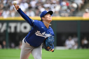 Dodgers star Yoshinobu Yamamoto loses perfect game on Mookie Betts error in 8th inning, then loses no-hitter in 9th Dodgers star Yoshinobu Yamamoto loses perfect game on Mookie Betts error in 8th inning, then loses no-hitter in 9th