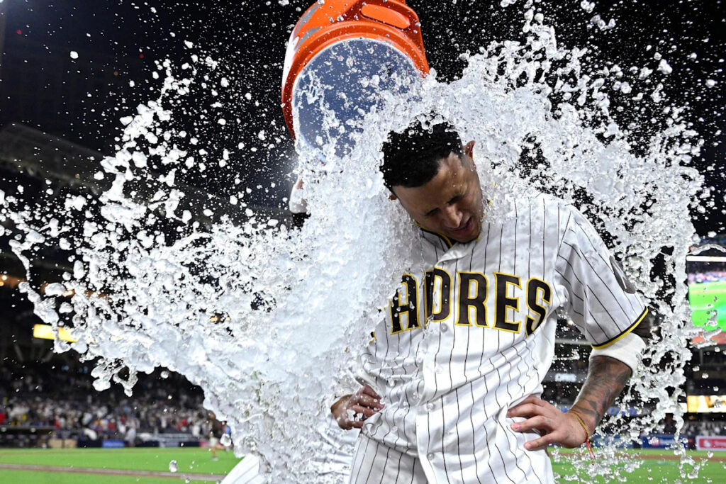 Manny Machado delivers in extras, Padres win Manny Machado delivers in extras, Padres win