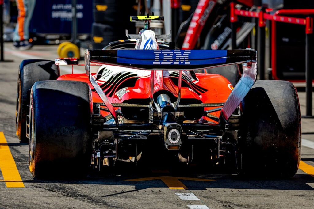 FIA bans Ferrari style exhaust wings in F1 2027