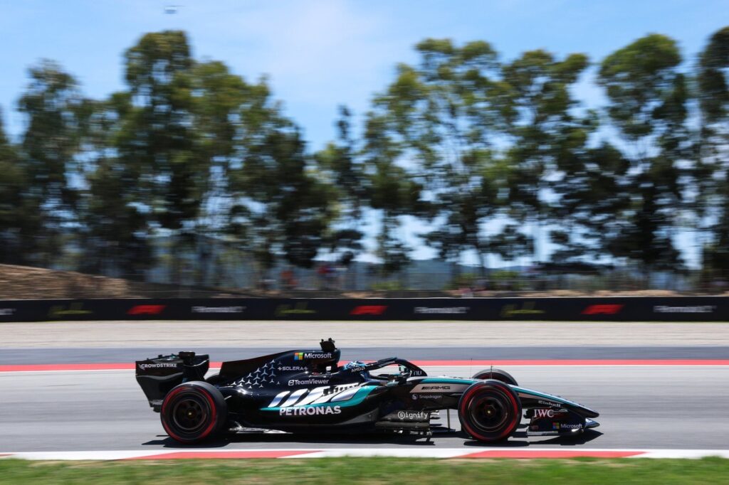 Russell beats Hamilton to pole as Leclerc crashes
