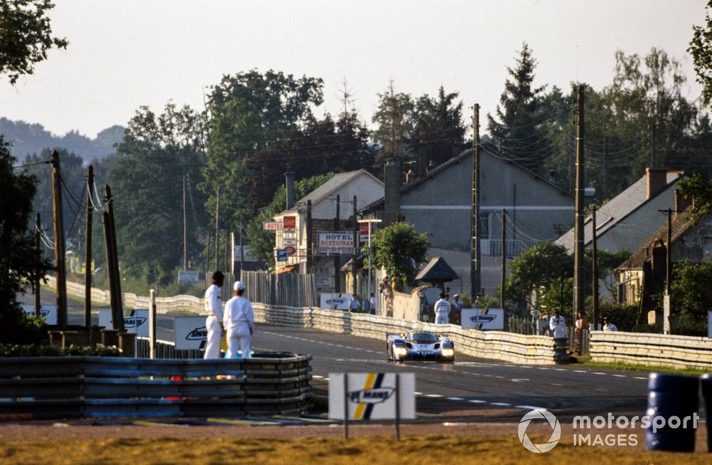 The arrival of chicanes for 1990 changed the way cars were set-up, and contributed to the legend of Blundell's pole for Nissan